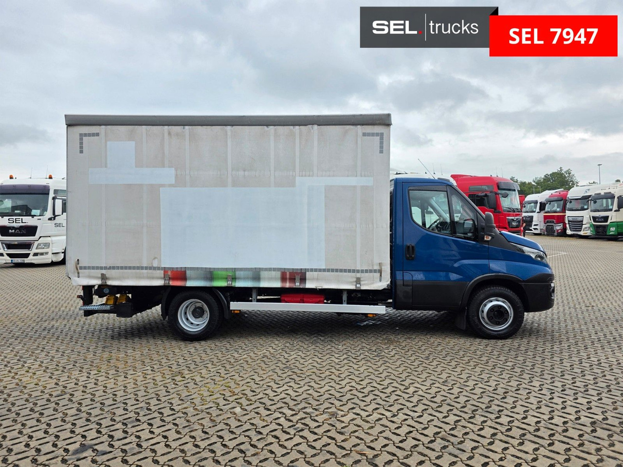 Iveco Daily 70C18 Hi-Matic / Ladebordwand / 3 Sitzen - Furgoneta con caja de lona: foto 4 Iveco Daily 70C18 Hi-Matic / Ladebordwand / 3 Sitzen - Furgoneta con caja de lona: foto 4