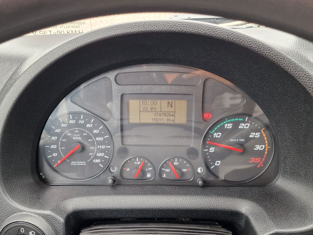 Camión caja cerrada Iveco Eurocargo 75-160 / Ldbw / Rückfahrkamera Iveco Eurocargo 75-160 / Ldbw / Rückfahrkamera: foto 23 Camión caja cerrada Iveco Eurocargo 75-160 / Ldbw / Rückfahrkamera Iveco Eurocargo 75-160 / Ldbw / Rückfahrkamera: foto 23