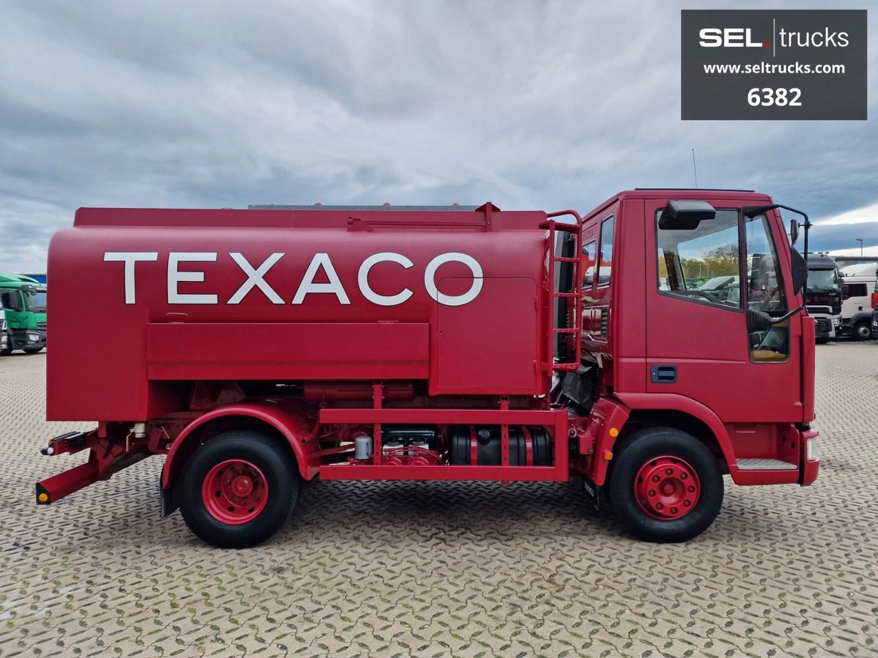 Iveco ML 80E15 / 3 Kammern / 4.220 l / TOP ZUSTAND !! Iveco ML 80E15 / 3 Kammern / 4.220 l / TOP ZUSTAND !! - Cisterna camión: foto 5 Iveco ML 80E15 / 3 Kammern / 4.220 l / TOP ZUSTAND !! Iveco ML 80E15 / 3 Kammern / 4.220 l / TOP ZUSTAND !! - Cisterna camión: foto 5