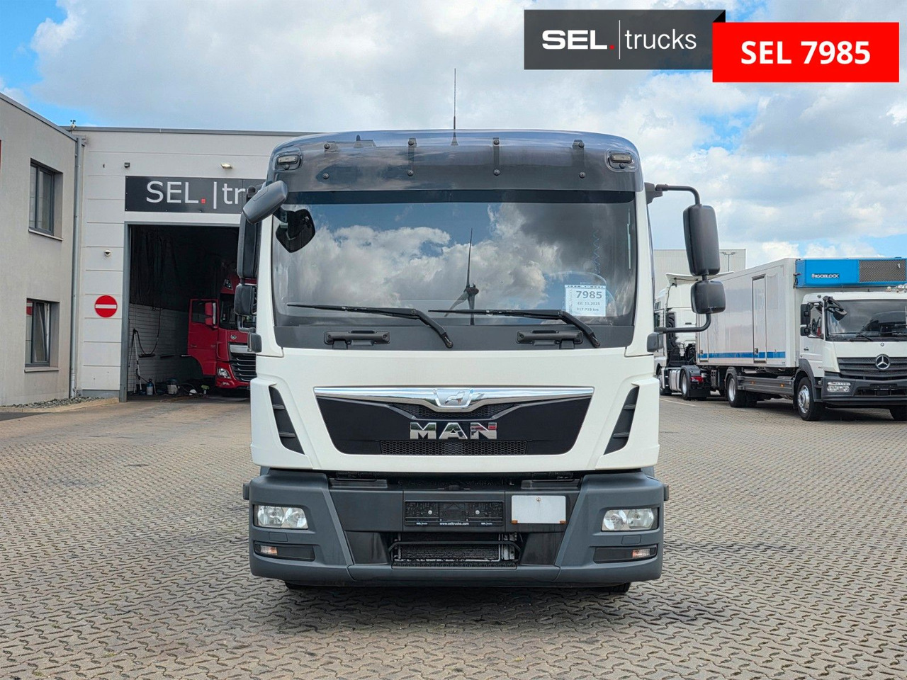 MAN TGL 8.180 4X2 BL - Grua de remolque autos: foto 2 MAN TGL 8.180 4X2 BL - Grua de remolque autos: foto 2