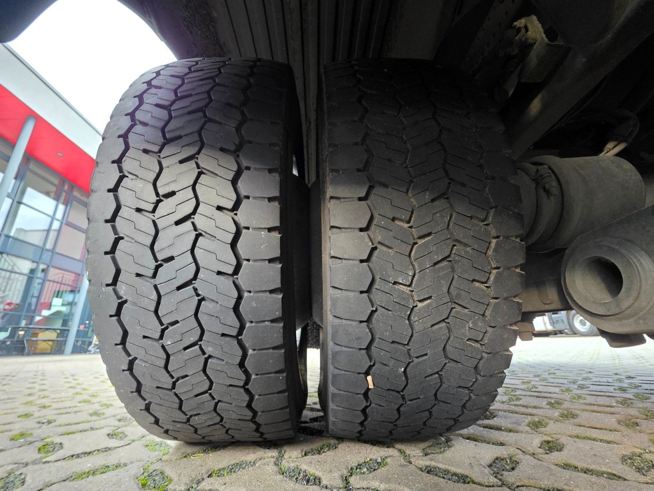 Camión caja cerrada Mercedes-Benz Atego 1221 / Ladebordwand: foto 50