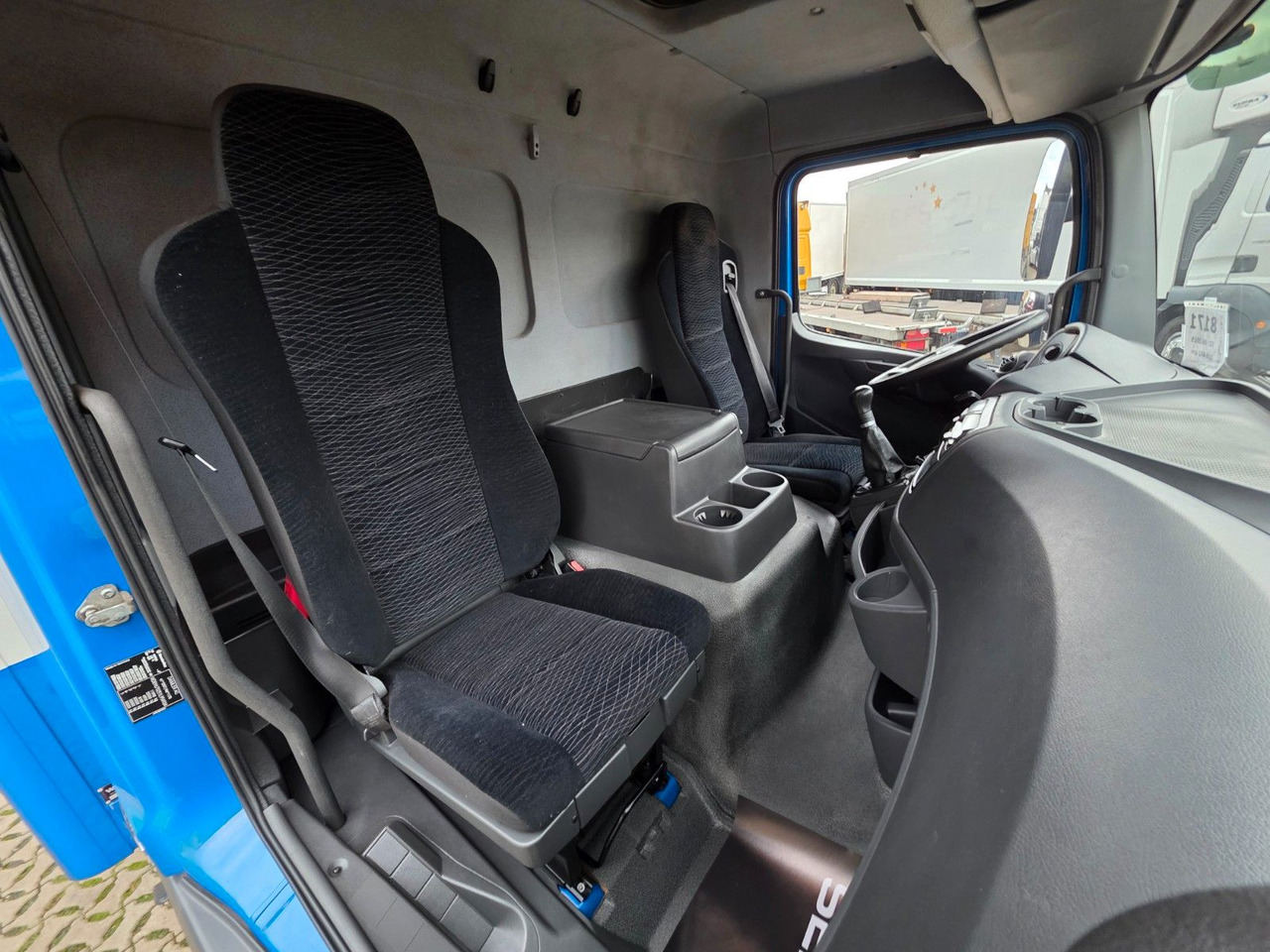 Camión caja cerrada Mercedes-Benz Atego 1221 / Ladebordwand: foto 33