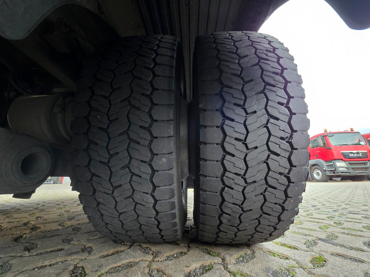 Camión caja cerrada Mercedes-Benz Atego 1221 / Ladebordwand: foto 49