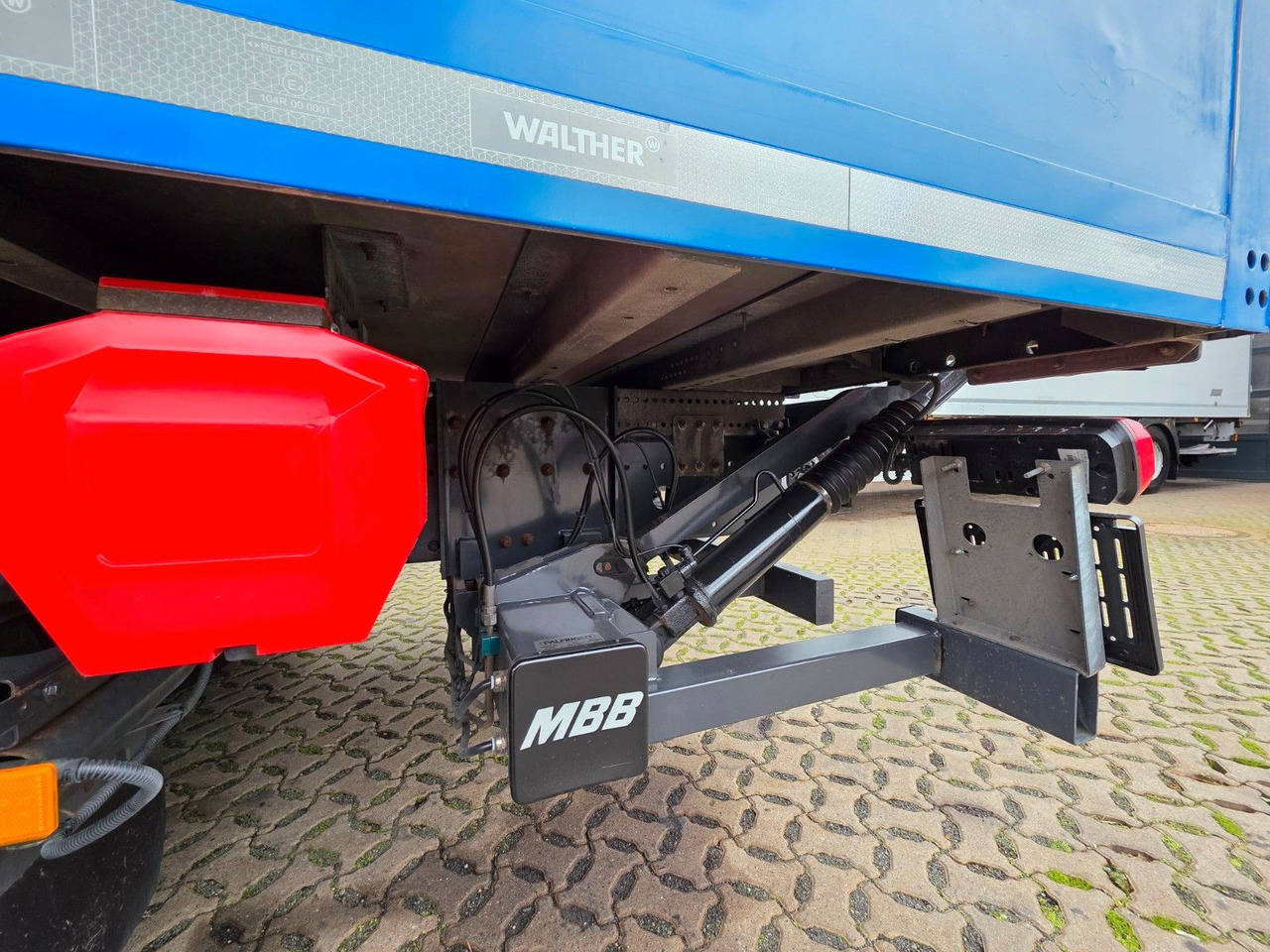 Camión caja cerrada Mercedes-Benz Atego 1221 / Ladebordwand: foto 15