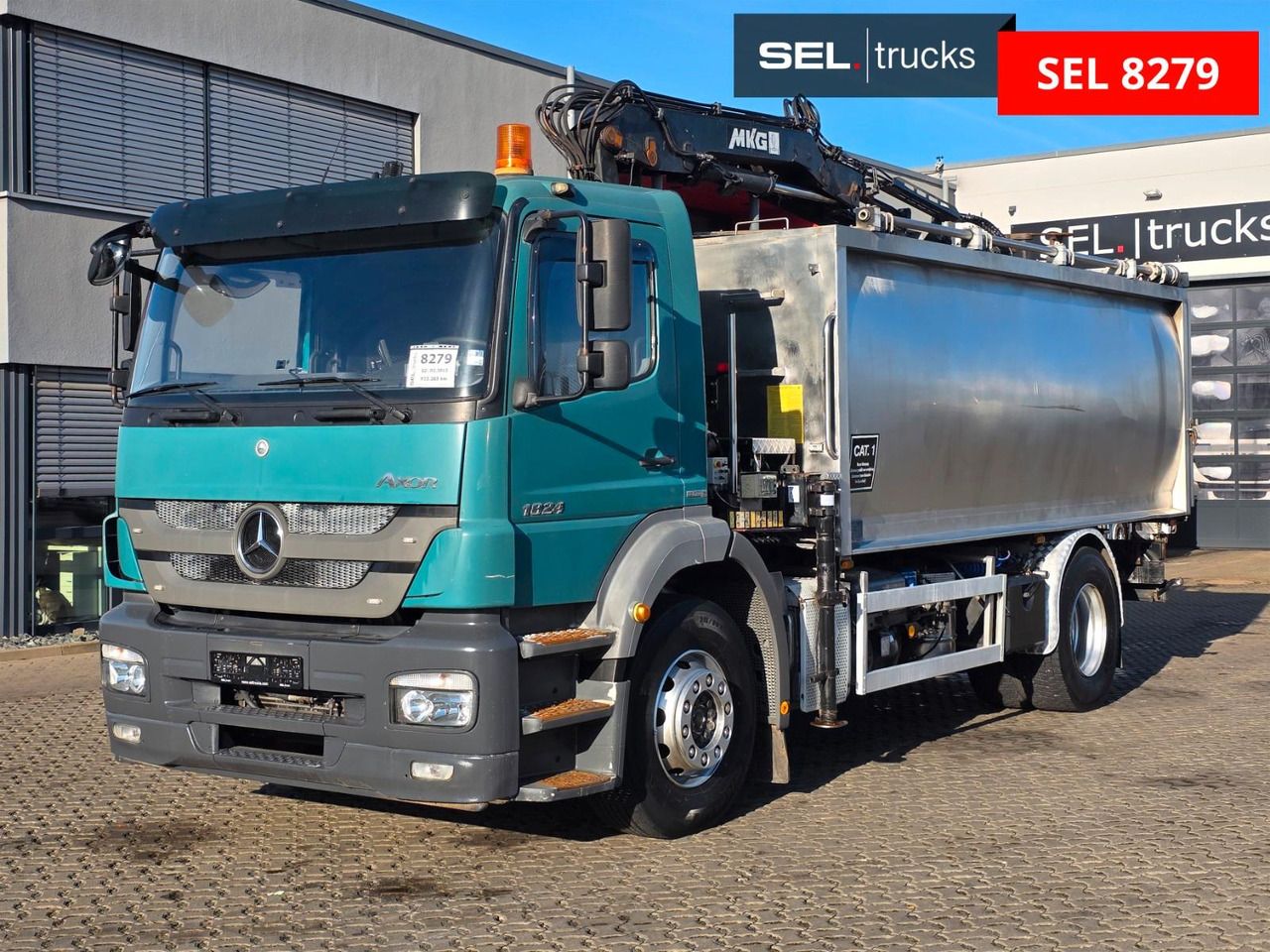 Mercedes-Benz Axor 1824L / Schlachtereiabfälle / MKG HLK66 - Camión grúa, Cisterna camión: foto 1 Mercedes-Benz Axor 1824L / Schlachtereiabfälle / MKG HLK66 - Camión grúa, Cisterna camión: foto 1