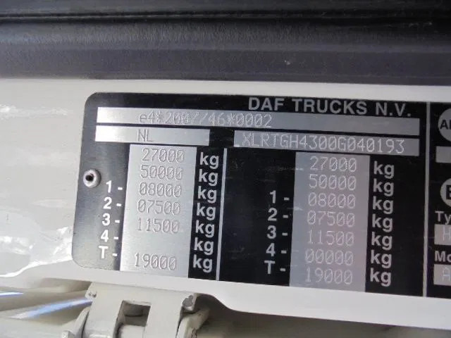 Cabeza tractora DAF XF 460: foto 17