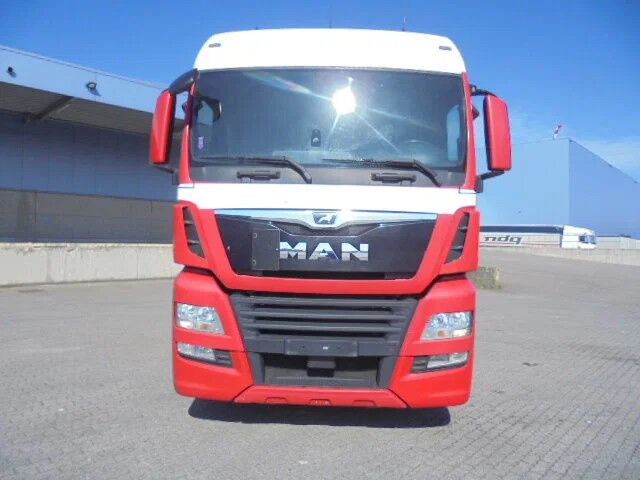 MAN TGX 18.500 500 XL + RETARDER - Cabeza tractora: foto 2 MAN TGX 18.500 500 XL + RETARDER - Cabeza tractora: foto 2