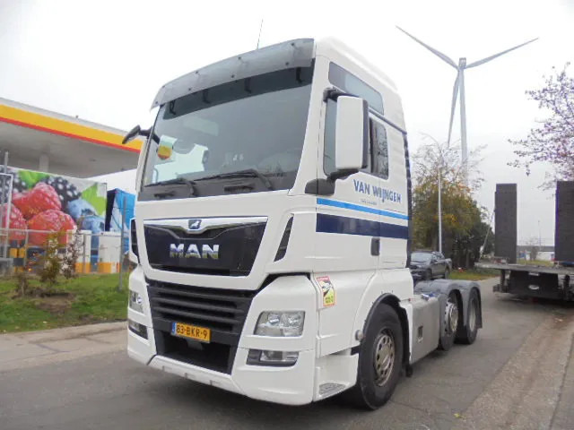 MAN TGX 26.500 XXL 6X2 SMART TACHO 20X IN STOCK - Cabeza tractora: foto 1 MAN TGX 26.500 XXL 6X2 SMART TACHO 20X IN STOCK - Cabeza tractora: foto 1