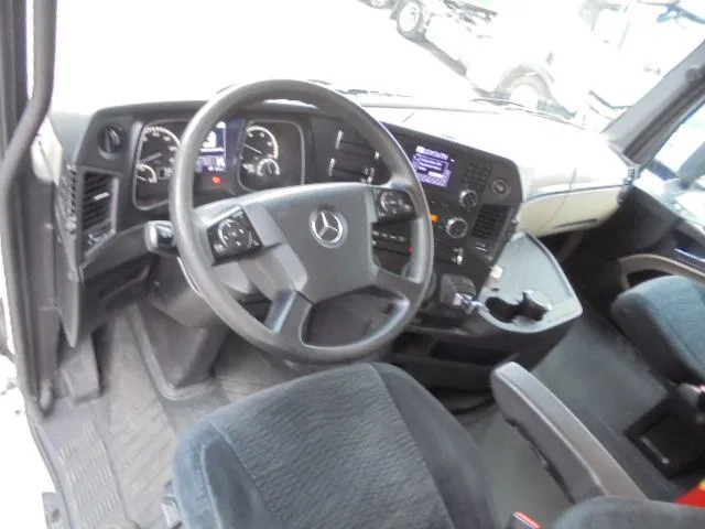 Cabeza tractora Mercedes-Benz Actros 1842 LS EUR6: foto 10