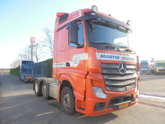 Mercedes-Benz Actros 2645 EUR6 6X2 - Cabeza tractora: foto 3 Mercedes-Benz Actros 2645 EUR6 6X2 - Cabeza tractora: foto 3