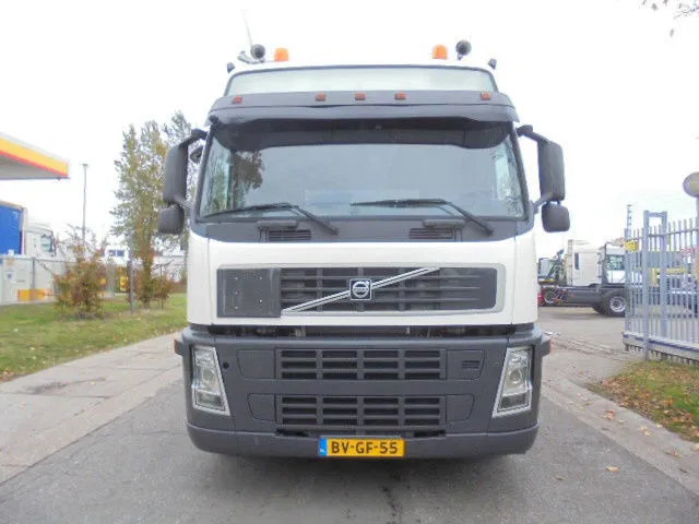 Volvo FM 400 GLOBETROTTER ADR NL TRUCK - Cabeza tractora: foto 2 Volvo FM 400 GLOBETROTTER ADR NL TRUCK - Cabeza tractora: foto 2