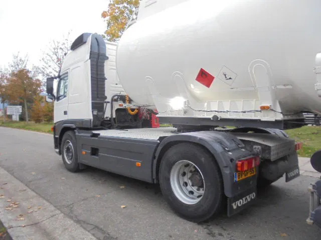 Volvo FM 400 GLOBETROTTER ADR NL TRUCK +TANK TRAILER - Cabeza tractora: foto 4 Volvo FM 400 GLOBETROTTER ADR NL TRUCK +TANK TRAILER - Cabeza tractora: foto 4