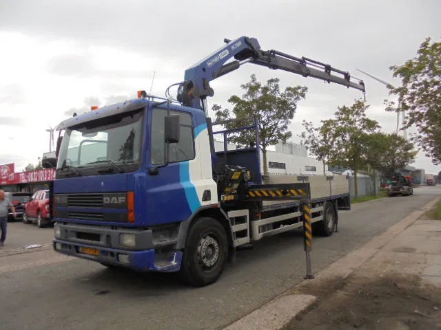 DAF 75.270 4X2 NL TRUCK - Camión grúa: foto 1 DAF 75.270 4X2 NL TRUCK - Camión grúa: foto 1