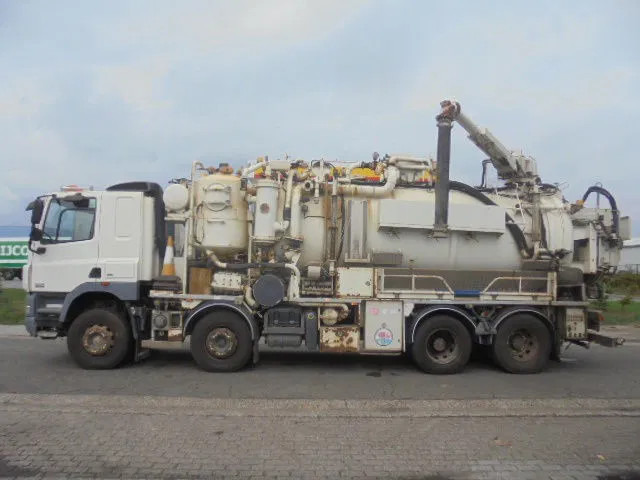 DAF CF 85.410 8X4 BLADGEVEERD - Limpieza de alcantarillado: foto 2 DAF CF 85.410 8X4 BLADGEVEERD - Limpieza de alcantarillado: foto 2