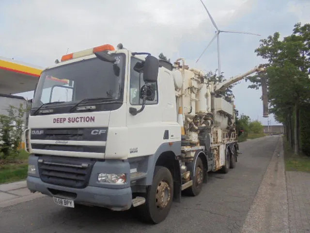 DAF CF 85.410 8X4 BLADGEVEERD - Limpieza de alcantarillado: foto 1 DAF CF 85.410 8X4 BLADGEVEERD - Limpieza de alcantarillado: foto 1