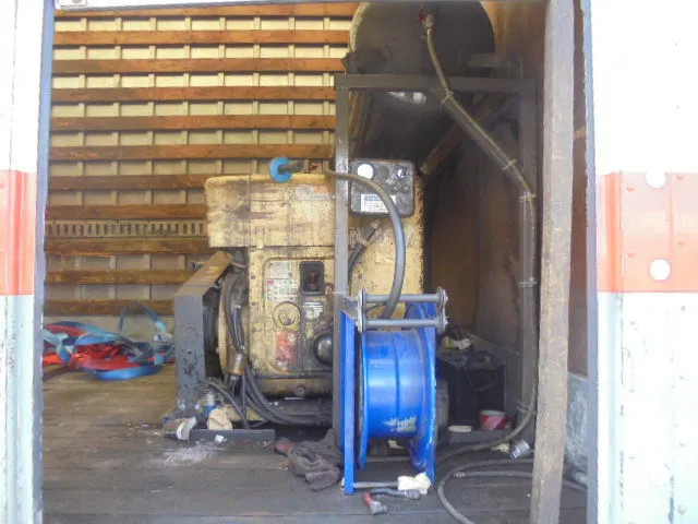 DAF LF 45 150 NL TRUCK SERVICE TRUCK SERVICE TRUCK MET COMPRESSOR - Camión caja cerrada: foto 2 DAF LF 45 150 NL TRUCK SERVICE TRUCK SERVICE TRUCK MET COMPRESSOR - Camión caja cerrada: foto 2