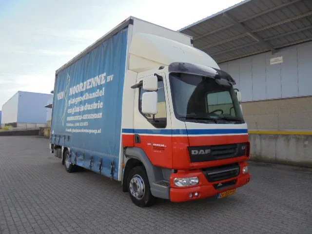 DAF LF 45 - Camión lona: foto 3 DAF LF 45 - Camión lona: foto 3