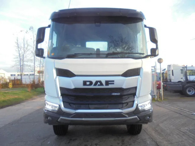 DAF XDC 450 8X4 DEMO UNUSED RHD - Chasis camión: foto 2 DAF XDC 450 8X4 DEMO UNUSED RHD - Chasis camión: foto 2