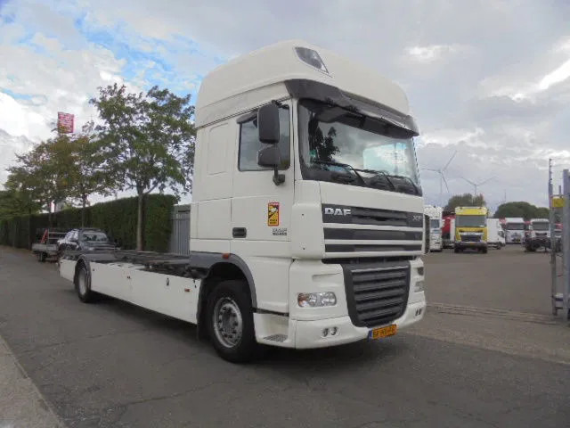 DAF XF 105 410 NL truck - Portacontenedore/ Intercambiable camión: foto 3 DAF XF 105 410 NL truck - Portacontenedore/ Intercambiable camión: foto 3