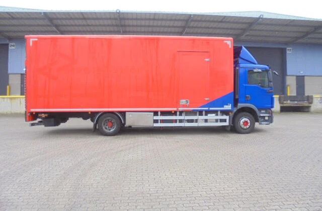 MAN TGM 12.250 NL TRUCK - Camión caja cerrada: foto 4 MAN TGM 12.250 NL TRUCK - Camión caja cerrada: foto 4