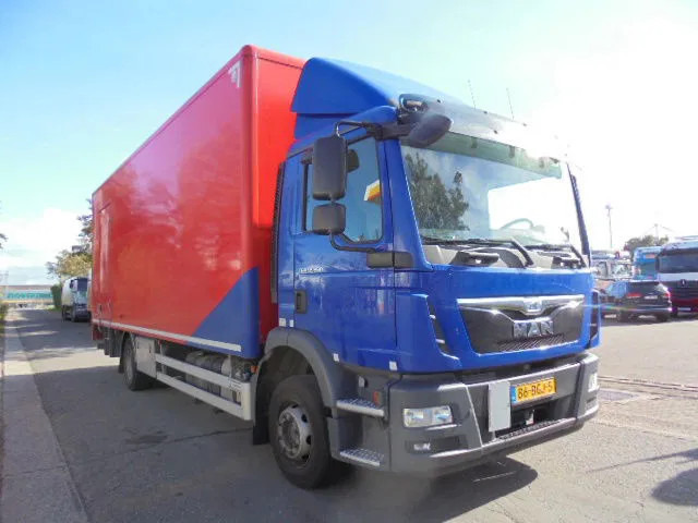 MAN TGM 12.250 NL TRUCK - Camión caja cerrada: foto 3 MAN TGM 12.250 NL TRUCK - Camión caja cerrada: foto 3