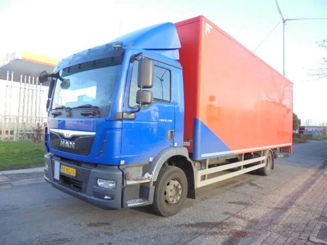 MAN TGM 12-250 NL TRUCK - Camión caja cerrada: foto 1 MAN TGM 12-250 NL TRUCK - Camión caja cerrada: foto 1