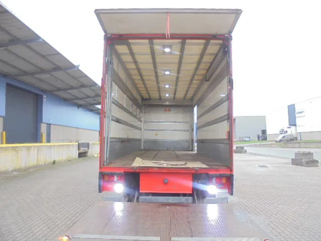 Camión caja cerrada MAN TGM 12.250 NL TRUCK: foto 7