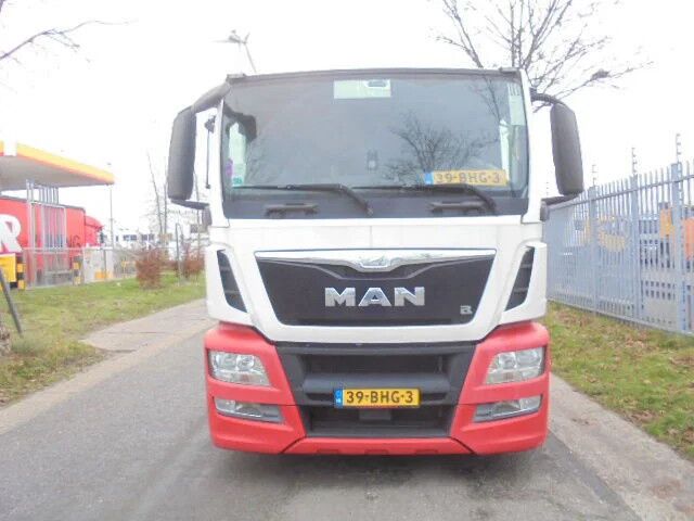 MAN TGS 23.400 LL.U 6X2 - Portavehículos camión: foto 2 MAN TGS 23.400 LL.U 6X2 - Portavehículos camión: foto 2