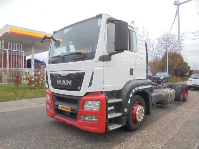 MAN TGS 23.400 LL.U 6X2 - Portavehículos camión: foto 1 MAN TGS 23.400 LL.U 6X2 - Portavehículos camión: foto 1