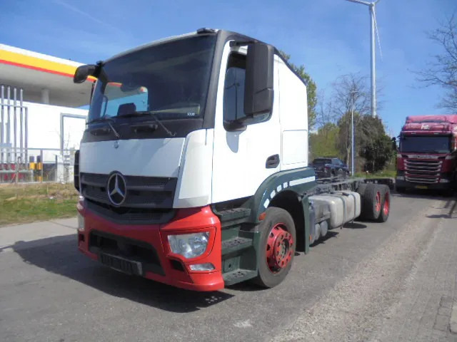 Mercedes-Benz Actros 2340 LL - Portavehículos camión: foto 1 Mercedes-Benz Actros 2340 LL - Portavehículos camión: foto 1