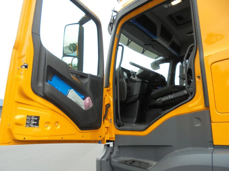 Chasis camión nuevo Mercedes-Benz Arocs 2848 6X2 NEW DEMO: foto 17