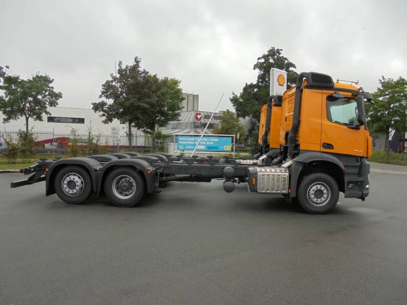 Chasis camión nuevo Mercedes-Benz Arocs 2848 6X2 NEW DEMO: foto 7