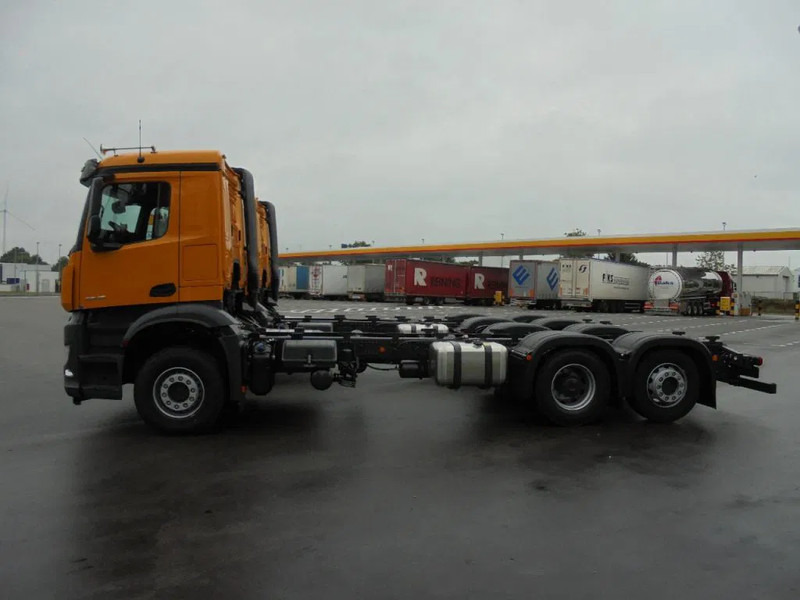 Chasis camión nuevo Mercedes-Benz Arocs 2848 6X2 NEW DEMO: foto 8
