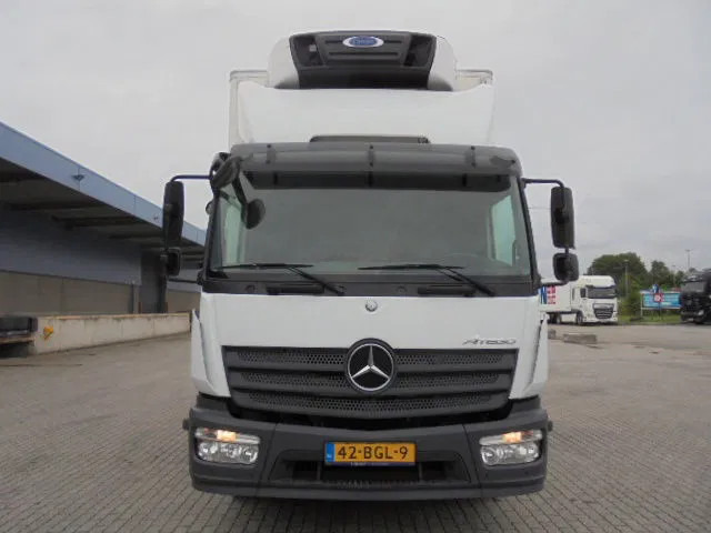 Mercedes-Benz Atego 1218 - Isotérmico camión: foto 2 Mercedes-Benz Atego 1218 - Isotérmico camión: foto 2