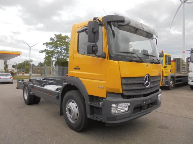 Mercedes-Benz Atego 1518 NEW DEMO MET FABRIEKS GARANTIE - Chasis camión: foto 3 Mercedes-Benz Atego 1518 NEW DEMO MET FABRIEKS GARANTIE - Chasis camión: foto 3