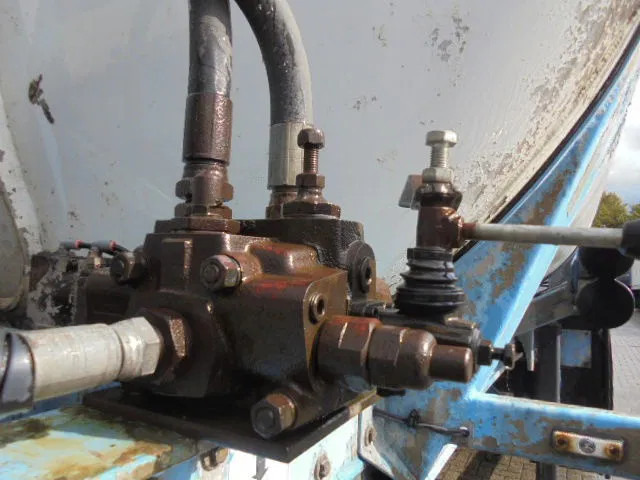 SPITZER BP SK 50 - Cisterna semirremolque: foto 3 SPITZER BP SK 50 - Cisterna semirremolque: foto 3