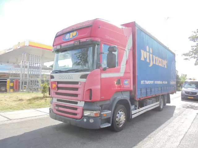 Scania R420 6X2 RETARDER - Camión caja cerrada: foto 1 Scania R420 6X2 RETARDER - Camión caja cerrada: foto 1