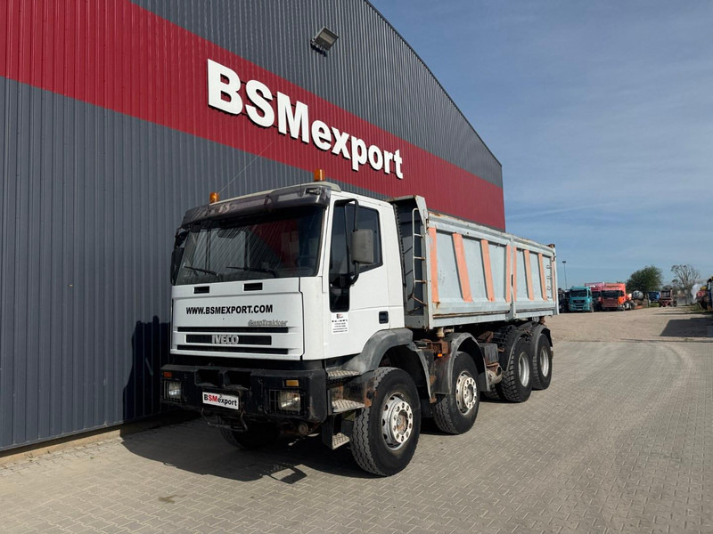 Iveco Trakker 410E42, manual pump - Volquete camión: foto 1 Iveco Trakker 410E42, manual pump - Volquete camión: foto 1