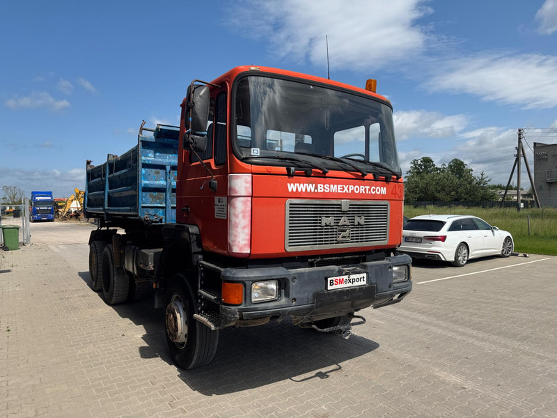 MAN 26.302, 6x6 - Volquete camión: foto 2 MAN 26.302, 6x6 - Volquete camión: foto 2