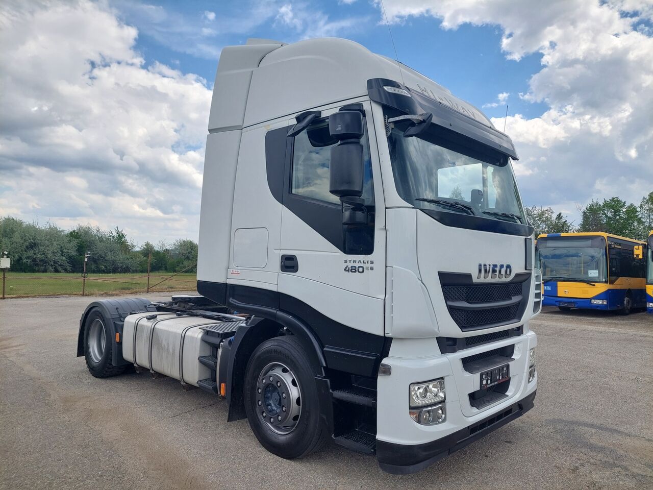 Iveco Stralis AS440T/P 480 HI-WAY nové pneu
- standardní - Cabeza tractora: foto 2 Iveco Stralis AS440T/P 480 HI-WAY nové pneu
- standardní - Cabeza tractora: foto 2