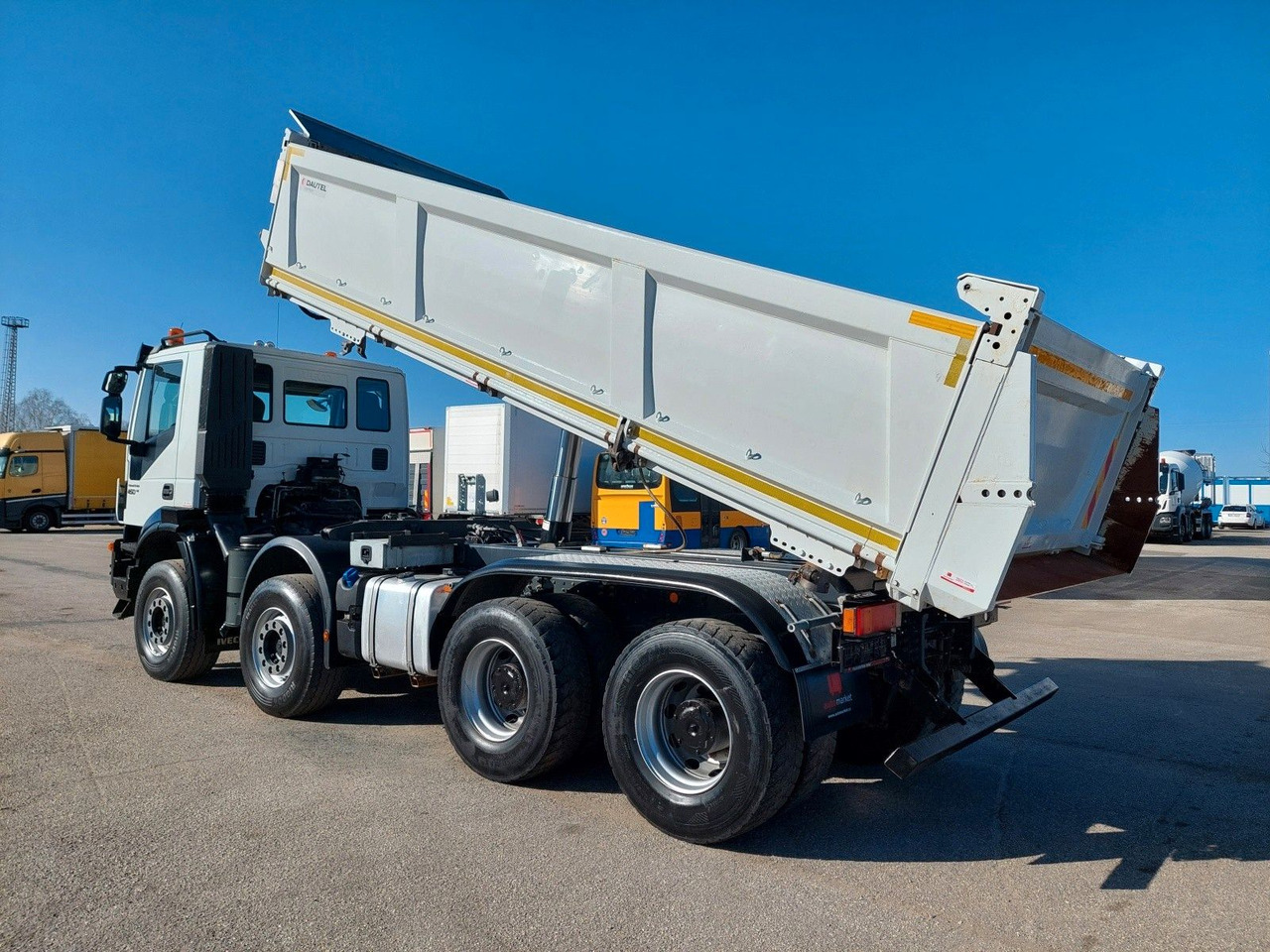 Iveco AD340T45 Bordmatic Dautel 8x4 - Volquete camión: foto 3 Iveco AD340T45 Bordmatic Dautel 8x4 - Volquete camión: foto 3