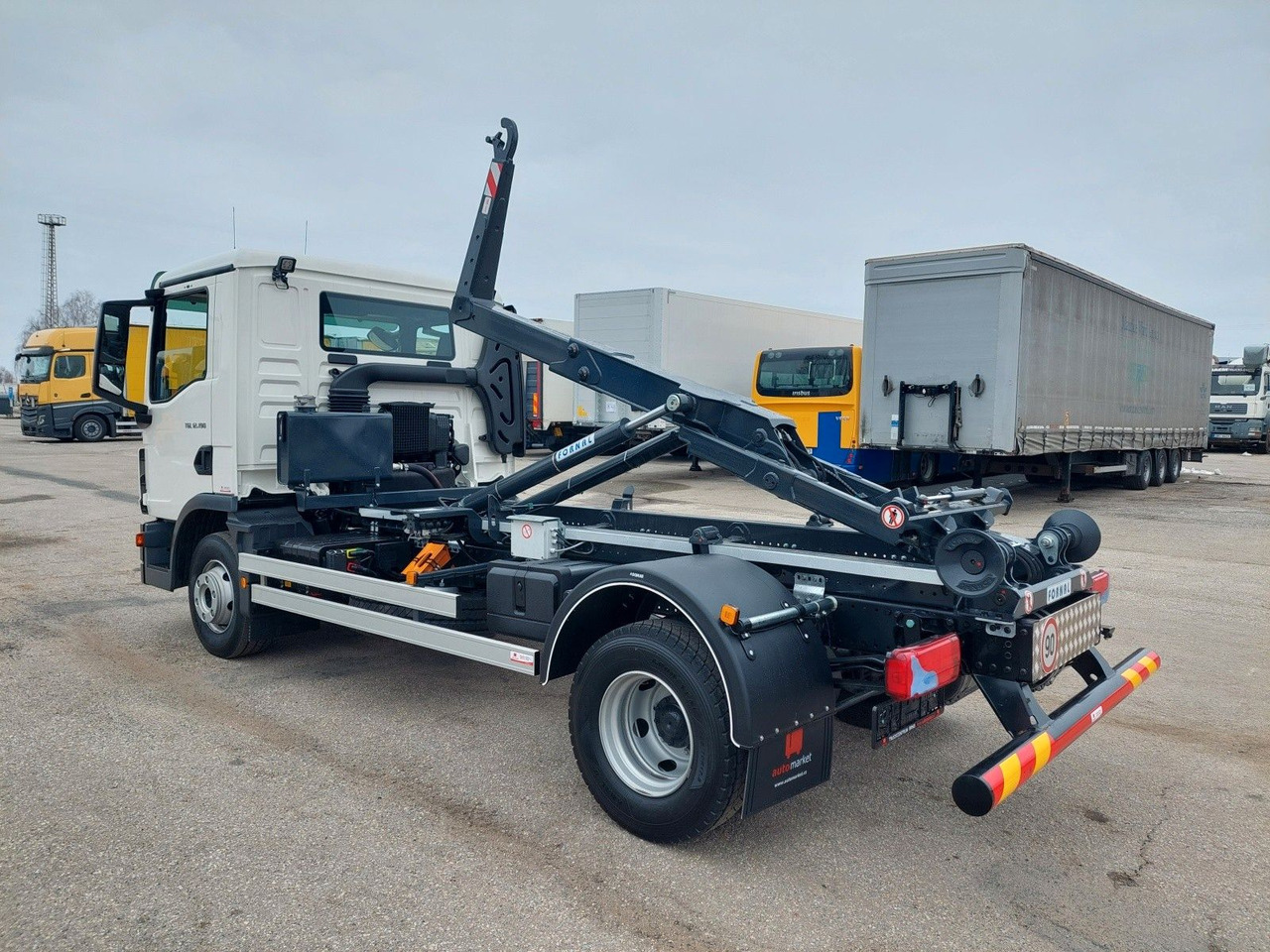 MAN TG3 TGL 12.190 BB 4x2 - Multibasculante camión: foto 3 MAN TG3 TGL 12.190 BB 4x2 - Multibasculante camión: foto 3