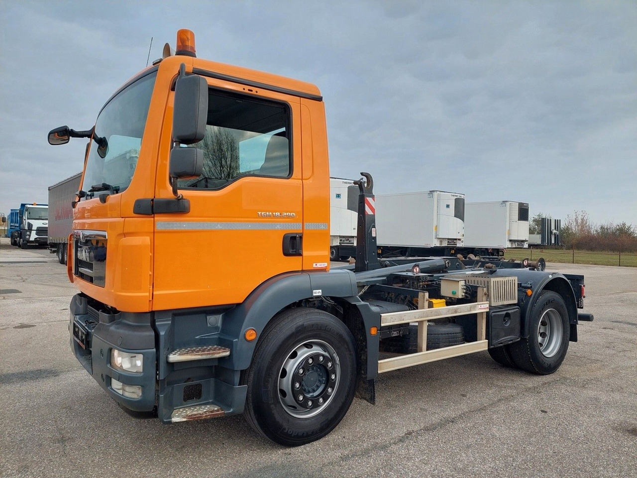 MAN TGM 18.290 4X2 BB - Multibasculante camión: foto 5 MAN TGM 18.290 4X2 BB - Multibasculante camión: foto 5