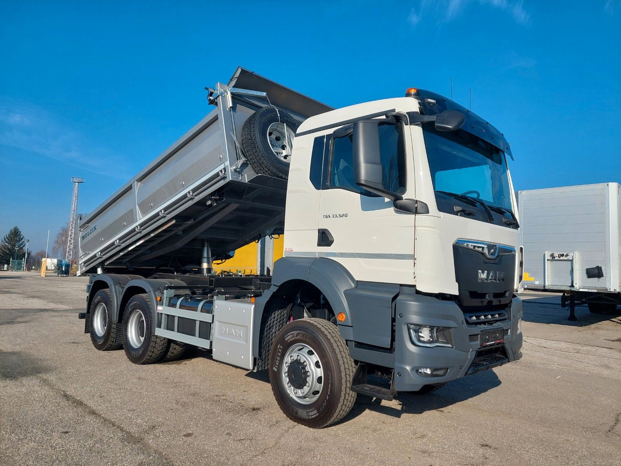 MAN TGS 35.520 6X6 BB CH - Volquete camión: foto 2 MAN TGS 35.520 6X6 BB CH - Volquete camión: foto 2