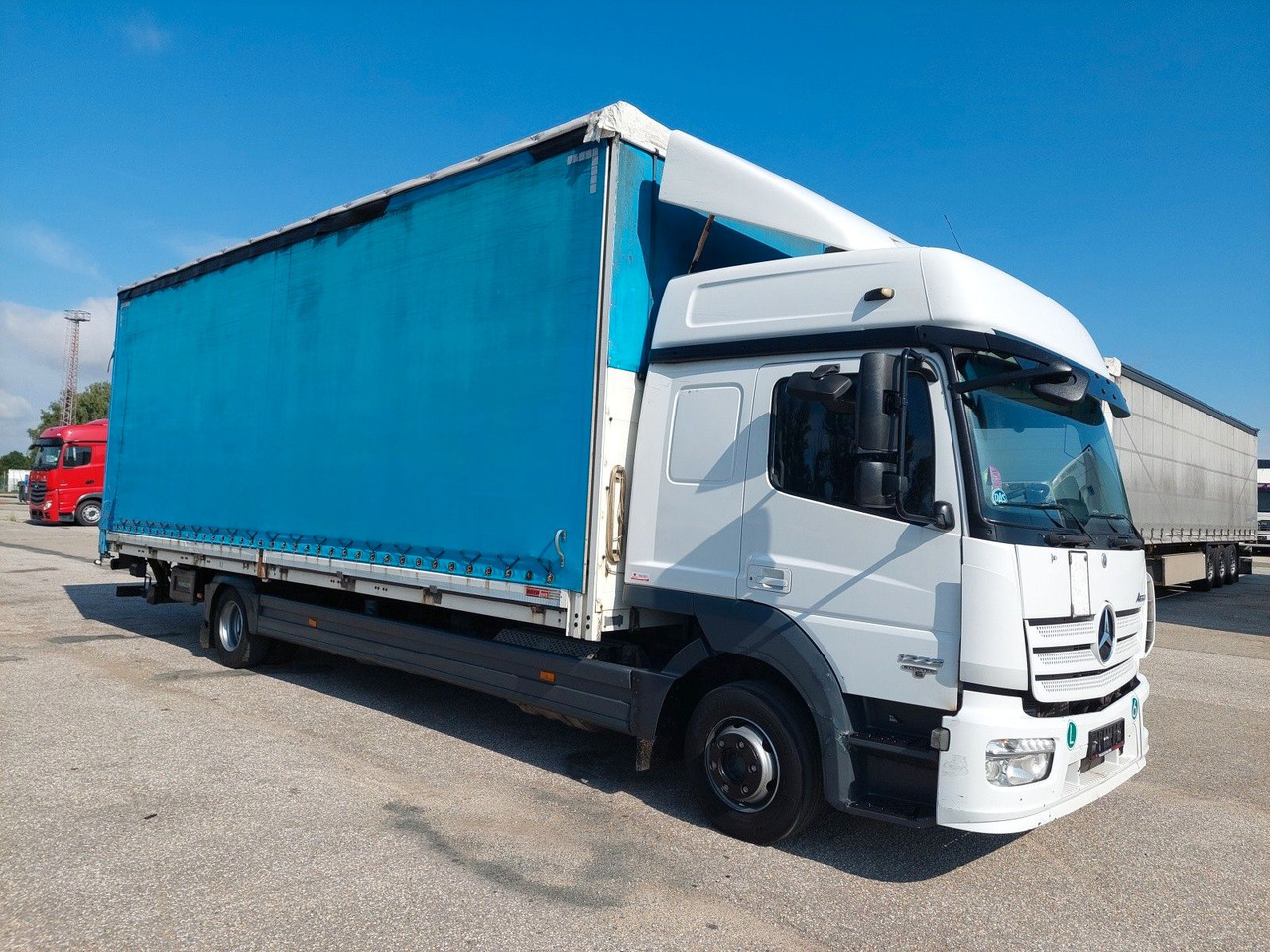 Mercedes-Benz Atego 1223 L/NR - Camión lona: foto 2 Mercedes-Benz Atego 1223 L/NR - Camión lona: foto 2