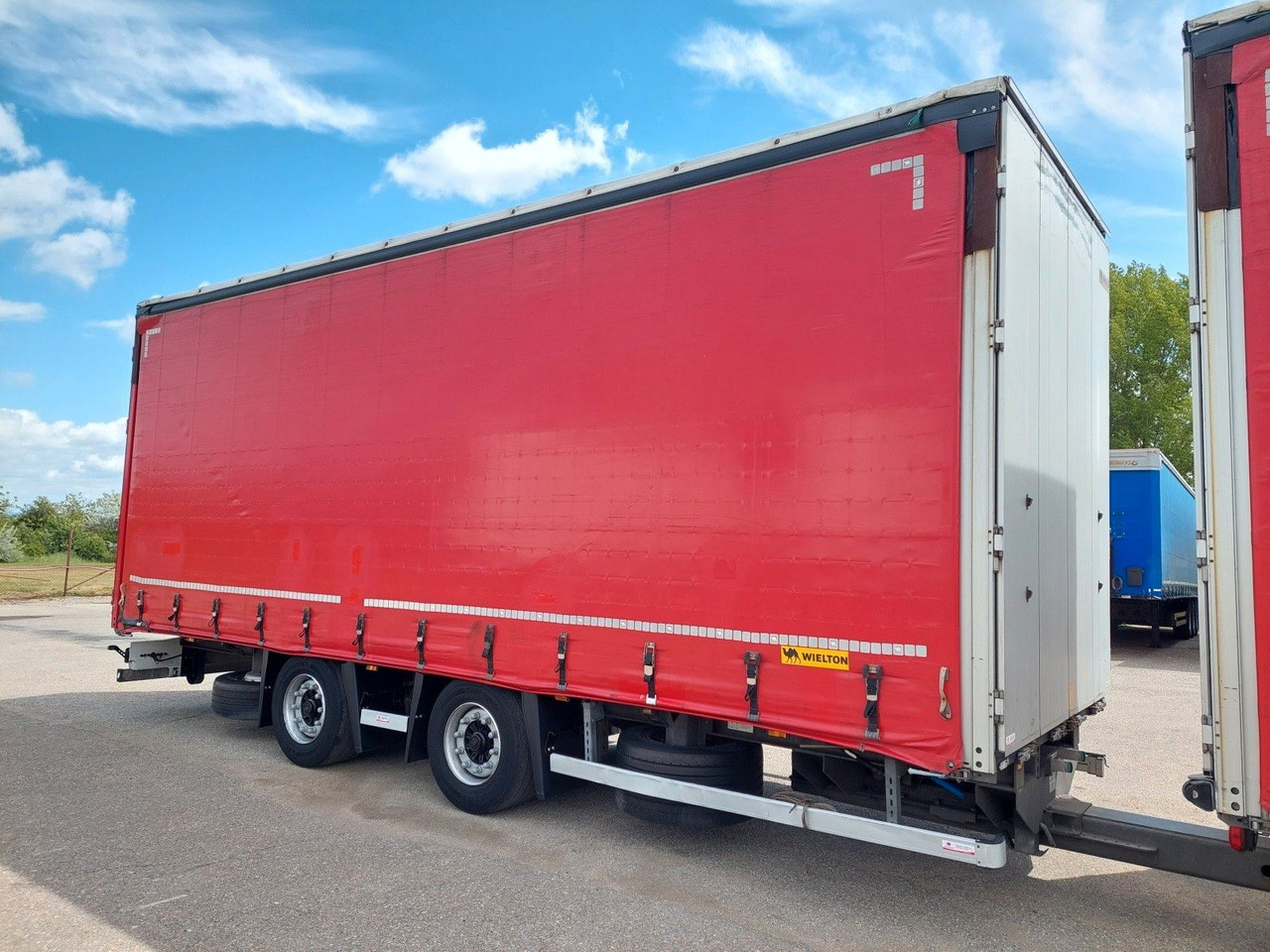 Wielton PC2K tandem Durchbar - Remolque con toldo: foto 2 Wielton PC2K tandem Durchbar - Remolque con toldo: foto 2
