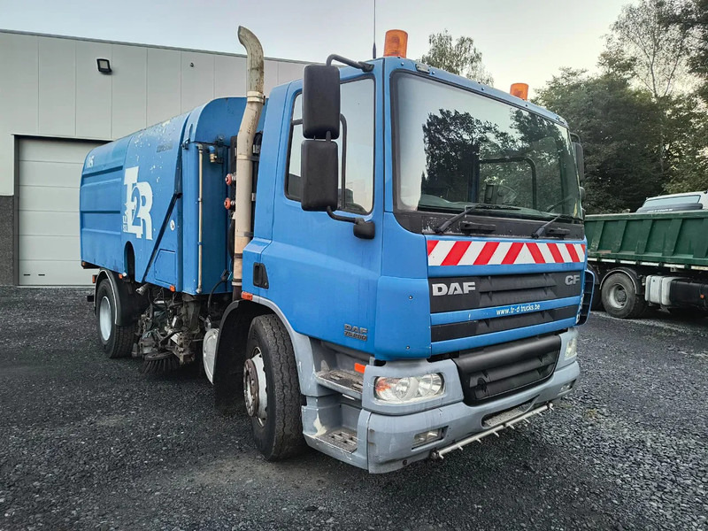 DAF CF 75.250 DRIVING CONDITION - SWEEPER NEEDS REPAIRMENT - Barredora vial: foto 3 DAF CF 75.250 DRIVING CONDITION - SWEEPER NEEDS REPAIRMENT - Barredora vial: foto 3