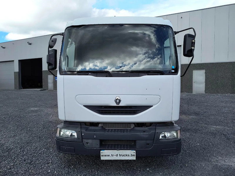 Renault Midlum 220 8000L FUEL / CARBURANT TANK - 3 COMP/ A LAMES - Cisterna camión: foto 2 Renault Midlum 220 8000L FUEL / CARBURANT TANK - 3 COMP/ A LAMES - Cisterna camión: foto 2