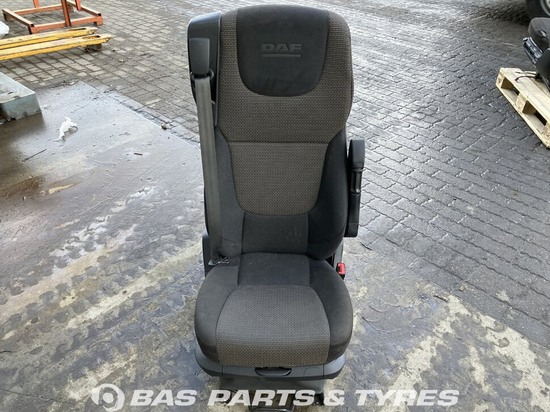 DAF CF Euro 6 Bijrijdersstoel DAF 1844380 - Asiento para Camión: foto 1 DAF CF Euro 6 Bijrijdersstoel DAF 1844380 - Asiento para Camión: foto 1