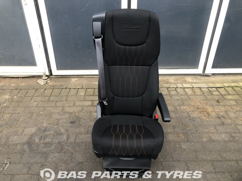 DAF CF Euro 6 Bijrijdersstoel DAF 2104712 - Asiento para Camión: foto 1 DAF CF Euro 6 Bijrijdersstoel DAF 2104712 - Asiento para Camión: foto 1